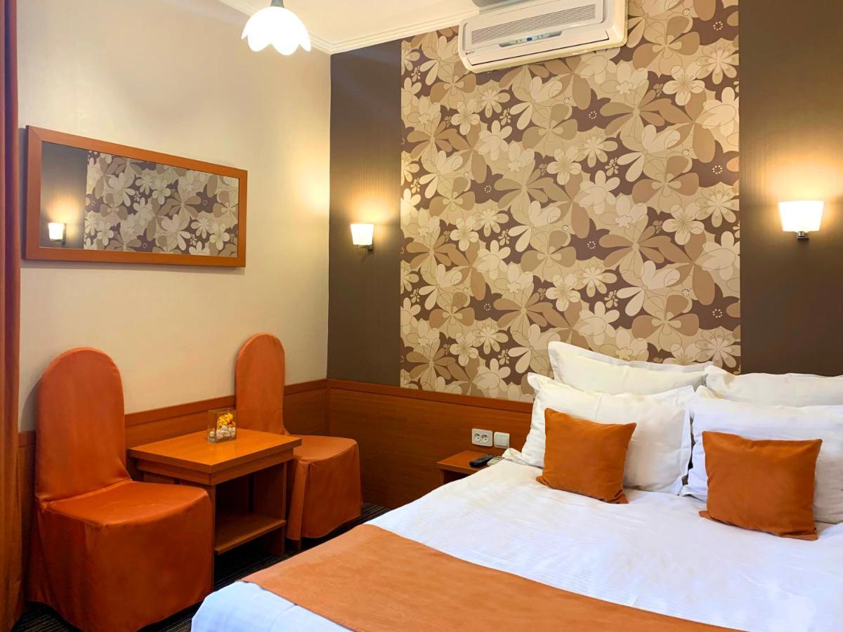 Economy Room In Hotel Eney Leópolis Exterior foto